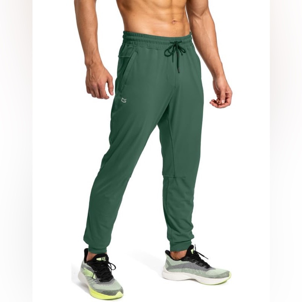 Like New Gradual mens track pants sz medium Sage